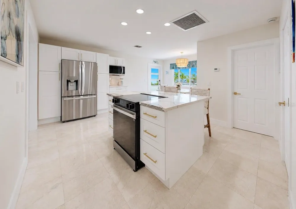 480 S BAYSHORE DRIVE Madeira Beach, FL 33708