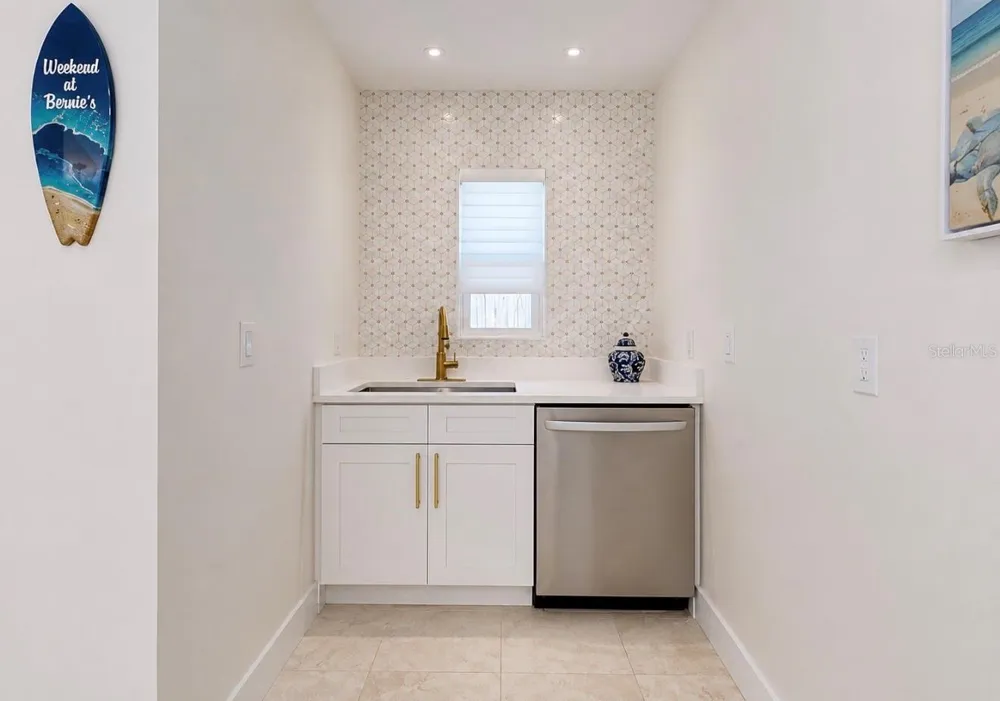480 S BAYSHORE DRIVE Madeira Beach, FL 33708