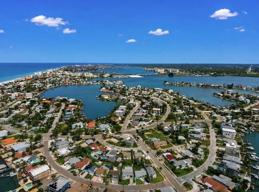 480 S BAYSHORE DRIVE Madeira Beach, FL 33708