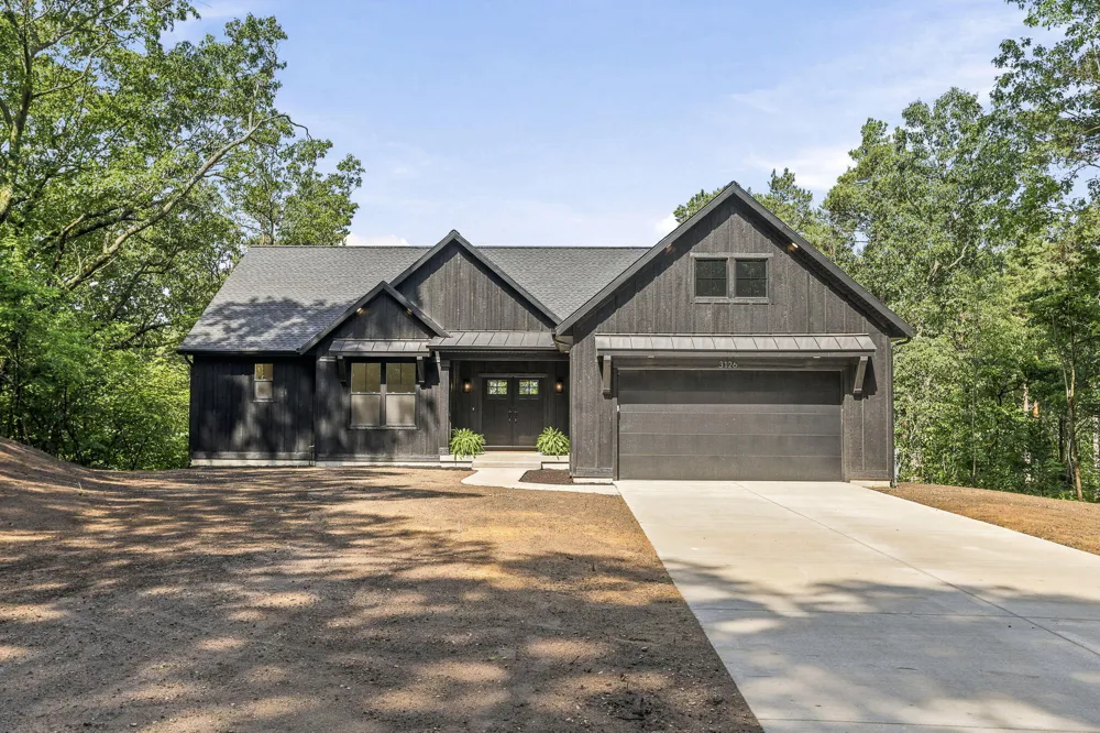 3126 Red Oak Drive Saugatuck, MI 49453