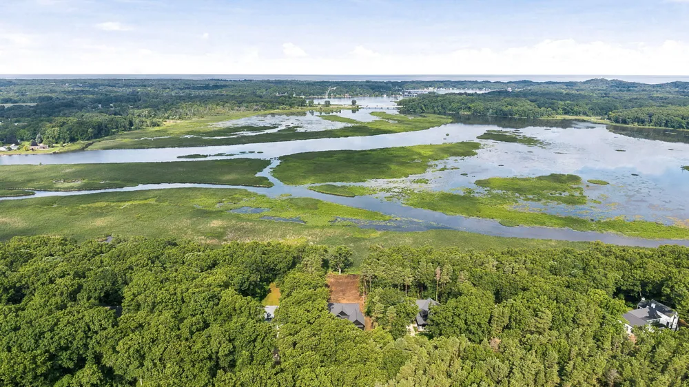 3126 Red Oak Drive Saugatuck, MI 49453