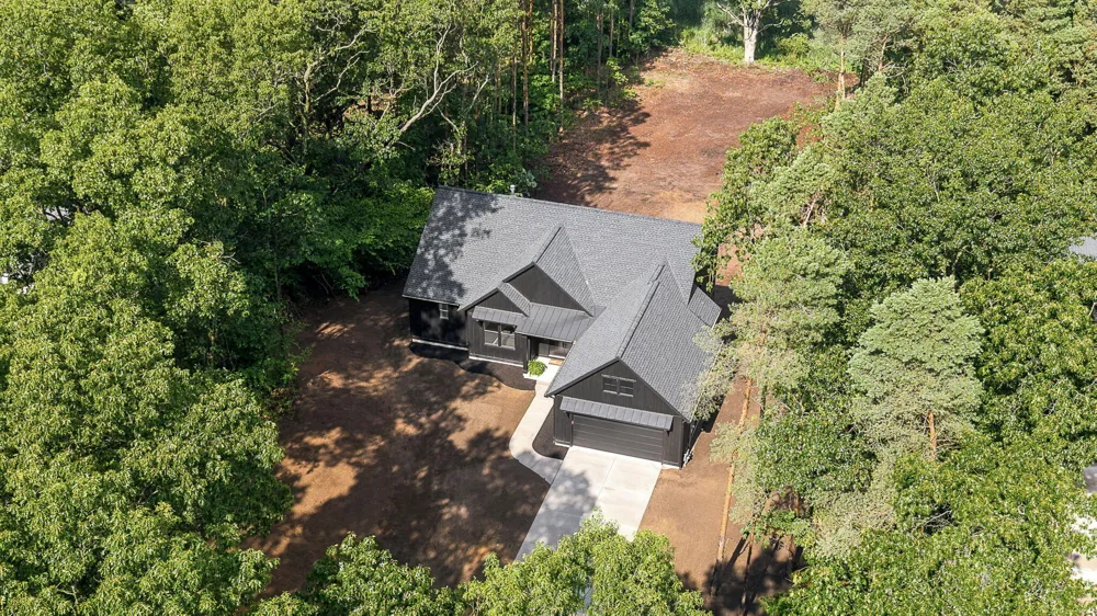 3126 Red Oak Drive Saugatuck, MI 49453