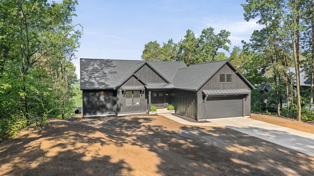 3126 Red Oak Drive Saugatuck, MI 49453