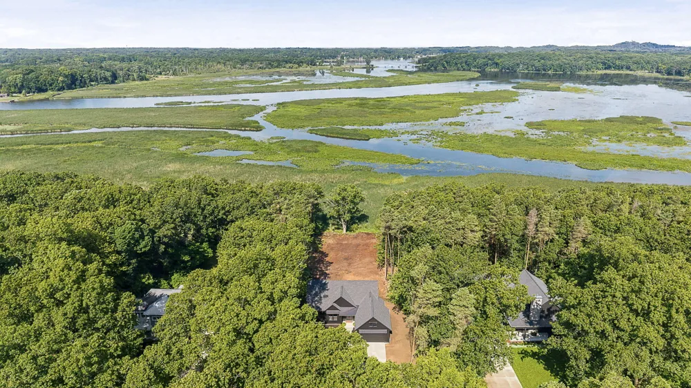 3126 Red Oak Drive Saugatuck, MI 49453