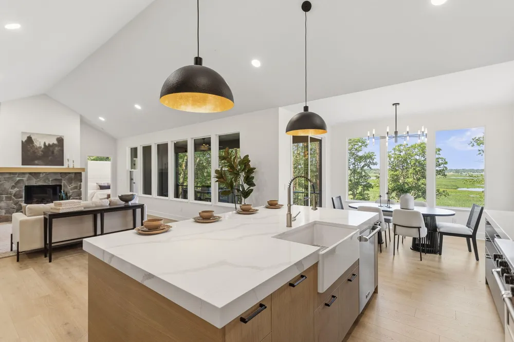 3126 Red Oak Drive Saugatuck, MI 49453