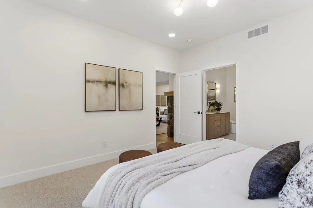 3126 Red Oak Drive Saugatuck, MI 49453