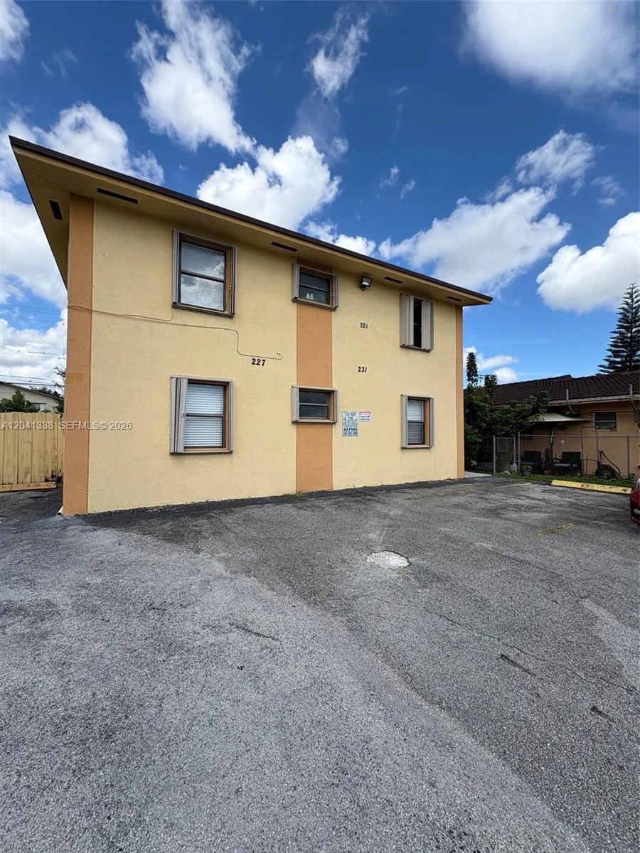 231 E 7th St #202 Hialeah, FL 33010