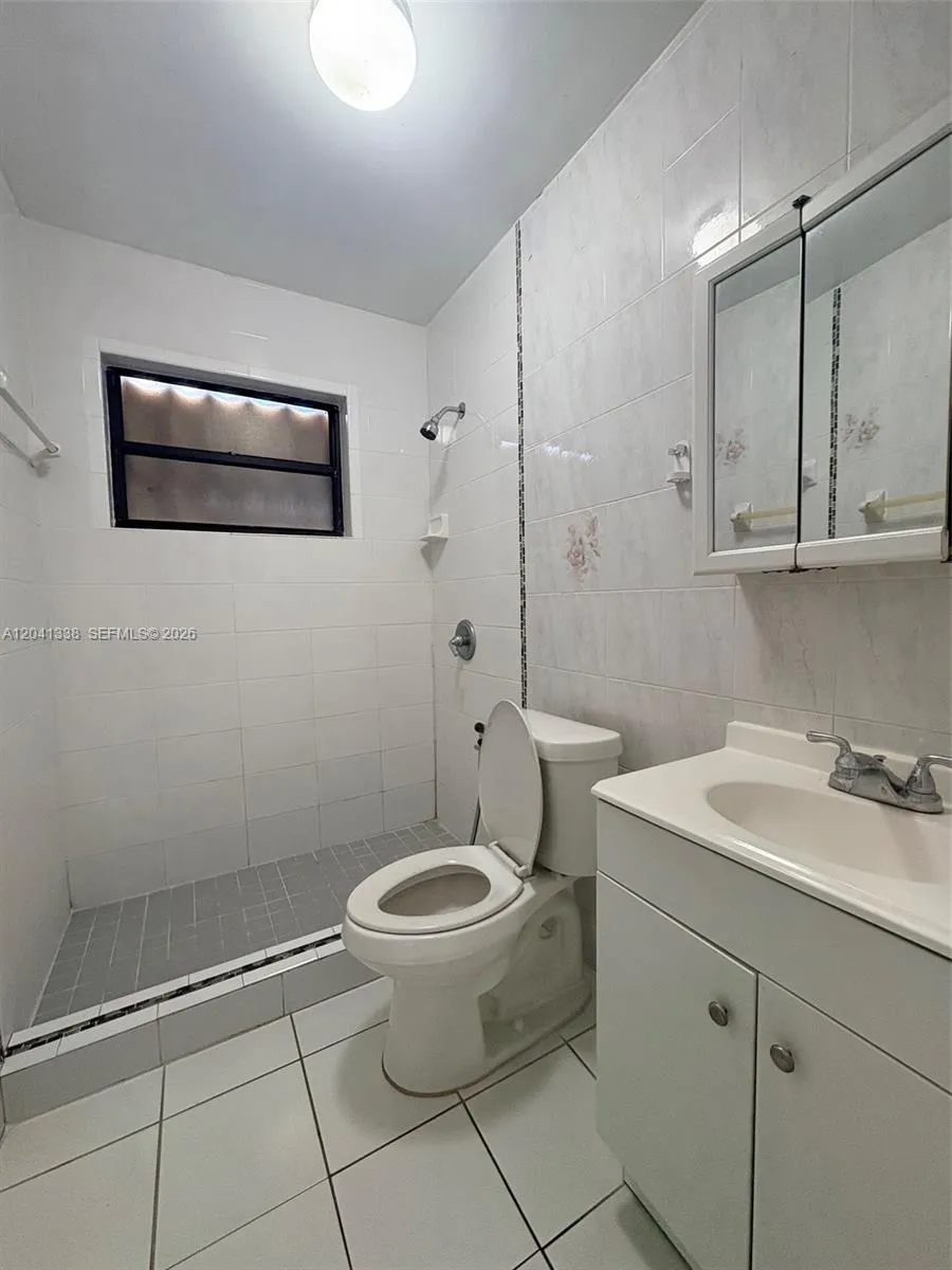 231 E 7th St #202 Hialeah, FL 33010
