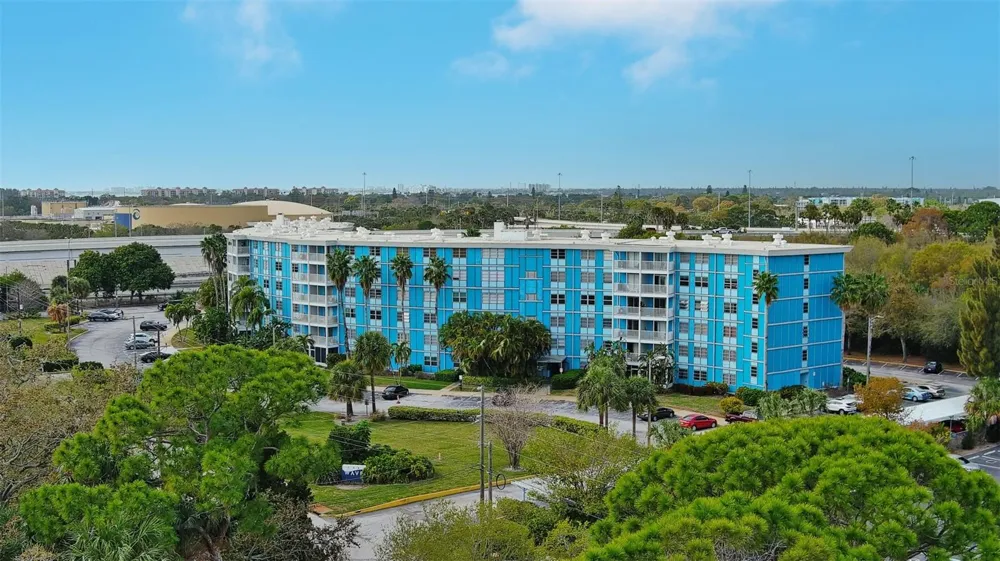 3315 58TH AVENUE S #306 St Petersburg, FL 33712