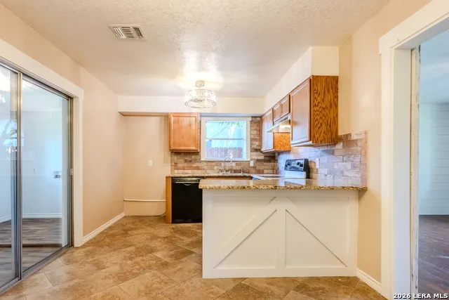 429 MOONWIND DR Uvalde, TX 78801