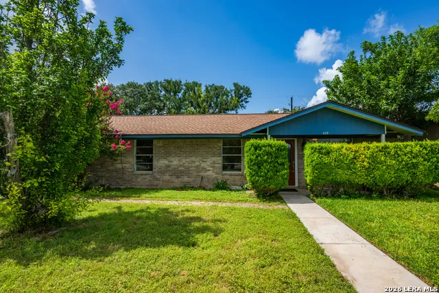 429 MOONWIND DR Uvalde, TX 78801