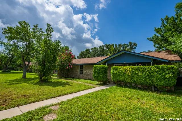 429 MOONWIND DR Uvalde, TX 78801