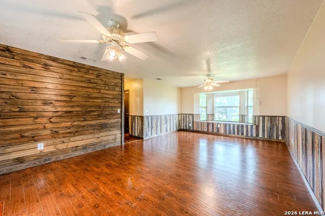 429 MOONWIND DR Uvalde, TX 78801