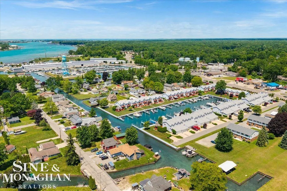 447 Ruskin Drive Algonac City, MI 48001