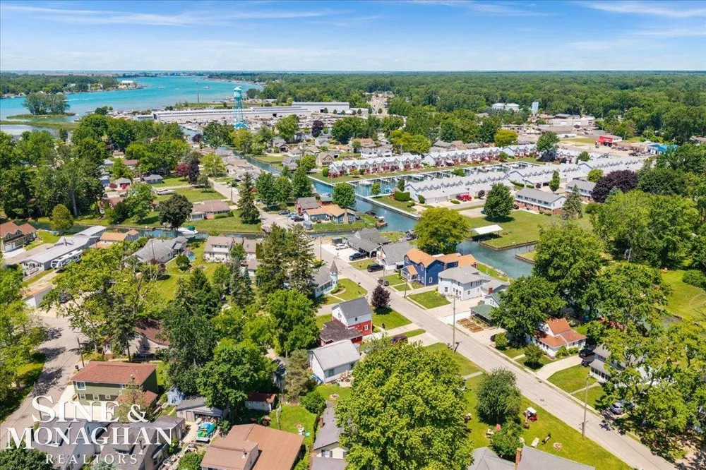 447 Ruskin Drive Algonac City, MI 48001