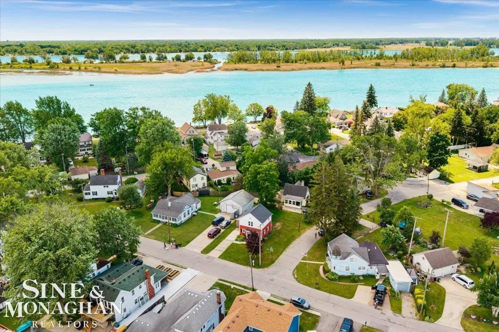 447 Ruskin Drive Algonac City, MI 48001