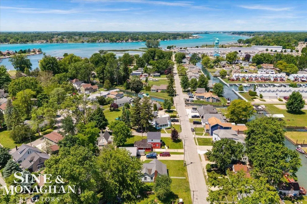 447 Ruskin Drive Algonac City, MI 48001
