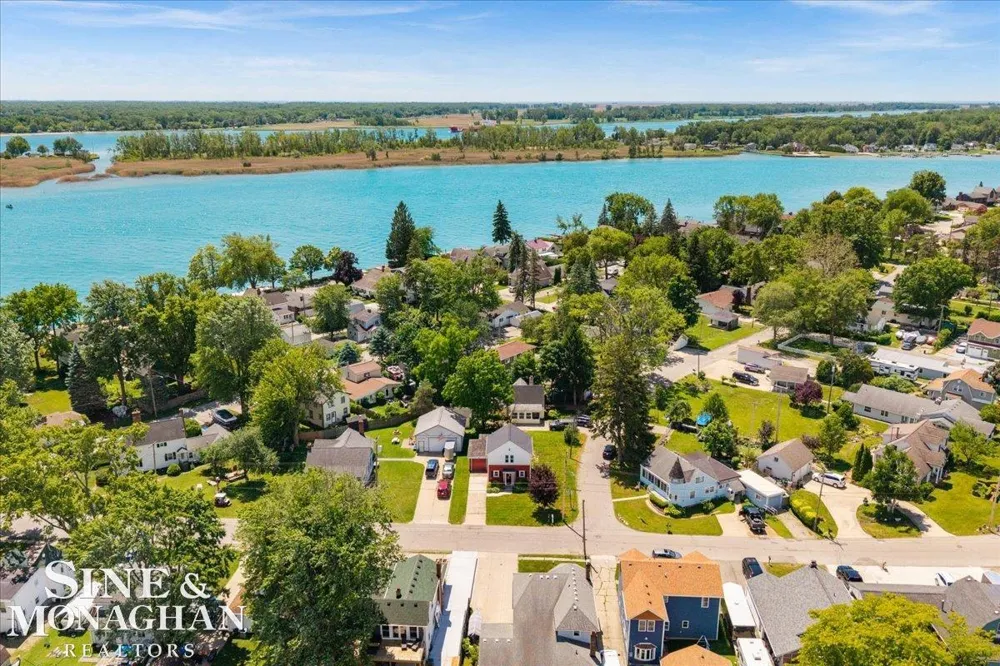 447 Ruskin Drive Algonac City, MI 48001