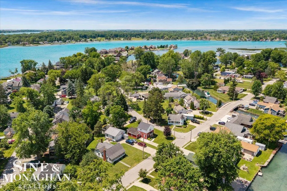 447 Ruskin Drive Algonac City, MI 48001
