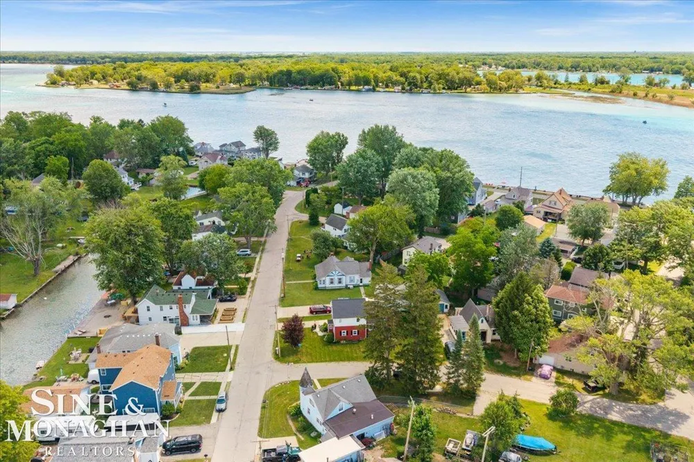447 Ruskin Drive Algonac City, MI 48001