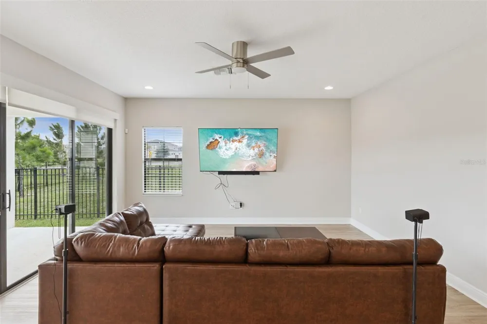 14825 PADDOCK POND AVENUE Lithia, FL 33547