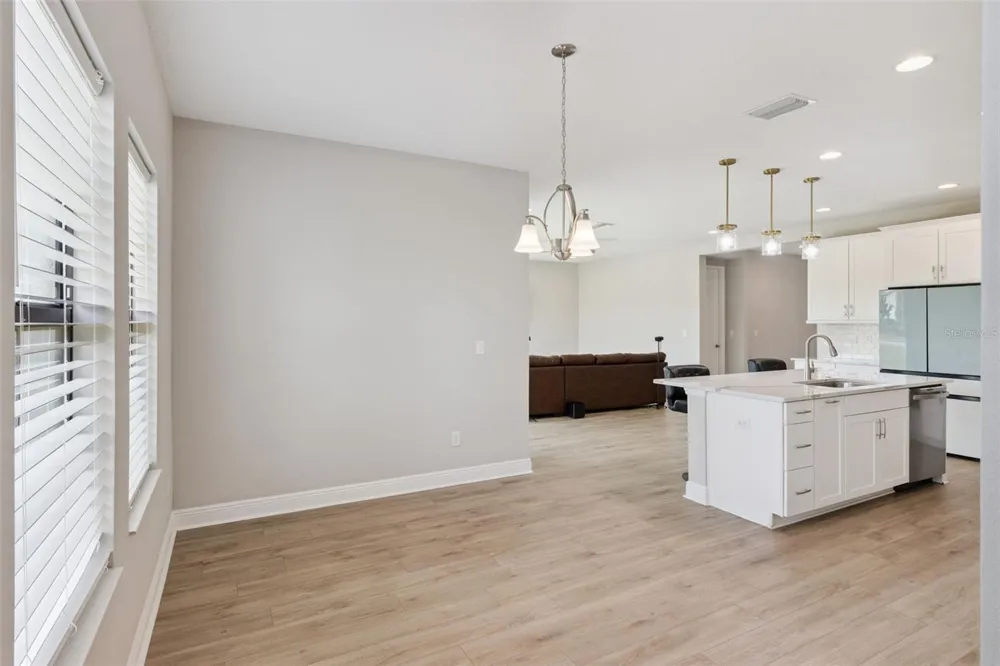 14825 PADDOCK POND AVENUE Lithia, FL 33547