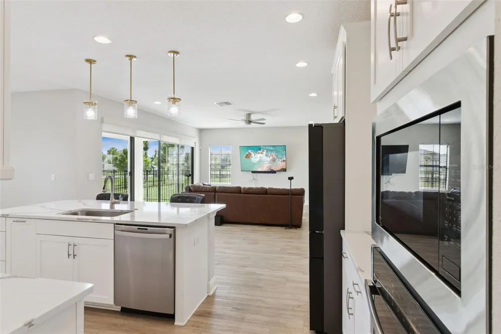 14825 PADDOCK POND AVENUE Lithia, FL 33547