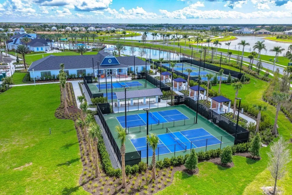 17712 BROADLEAF LOOP Venice, FL 34293
