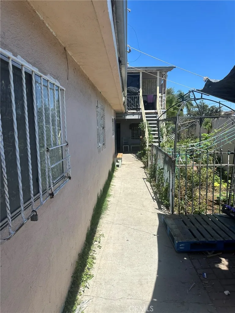 400 Central Avenue Compton, CA 90220