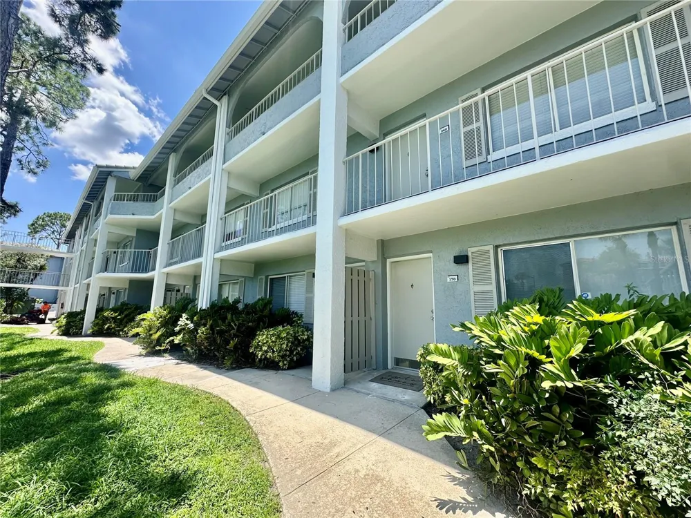 115 OYSTER BAY CIRCLE #170 Altamonte Springs, FL 32701