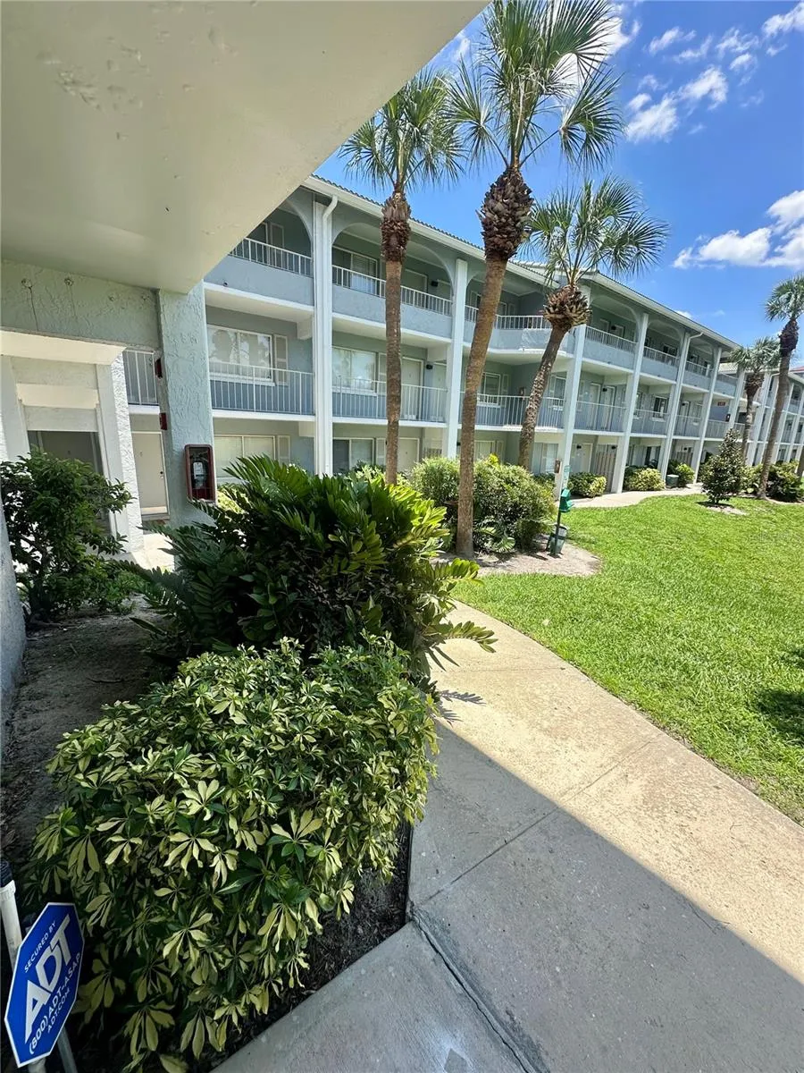115 OYSTER BAY CIRCLE #170 Altamonte Springs, FL 32701