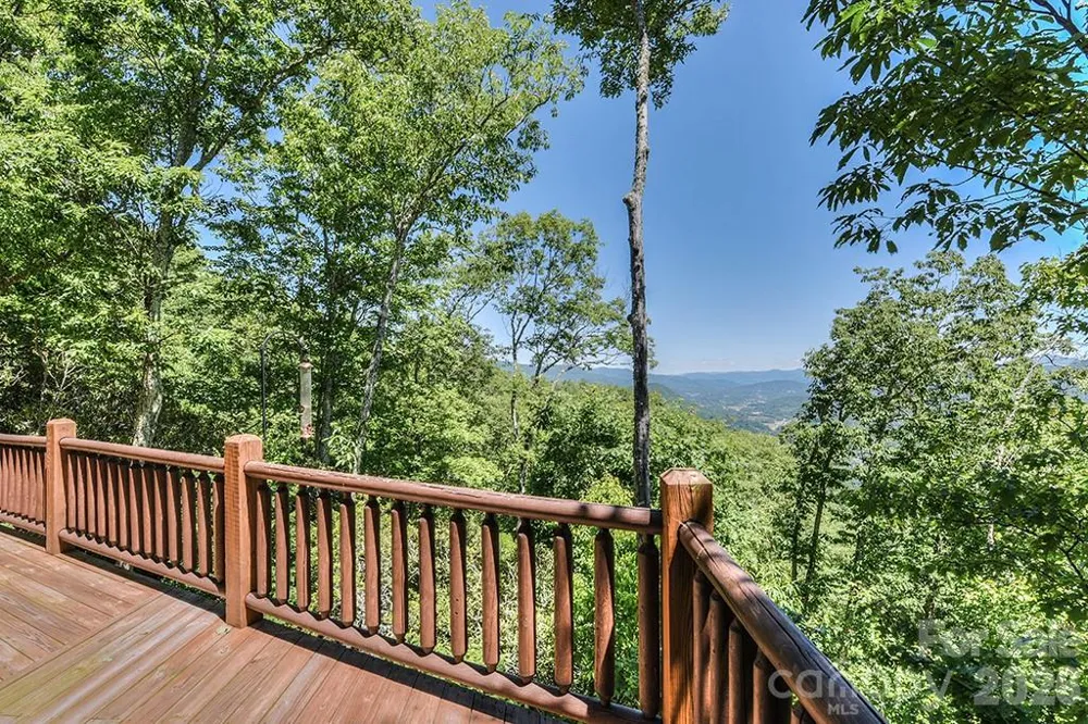 53 Kamama Trail Maggie Valley, NC 28751