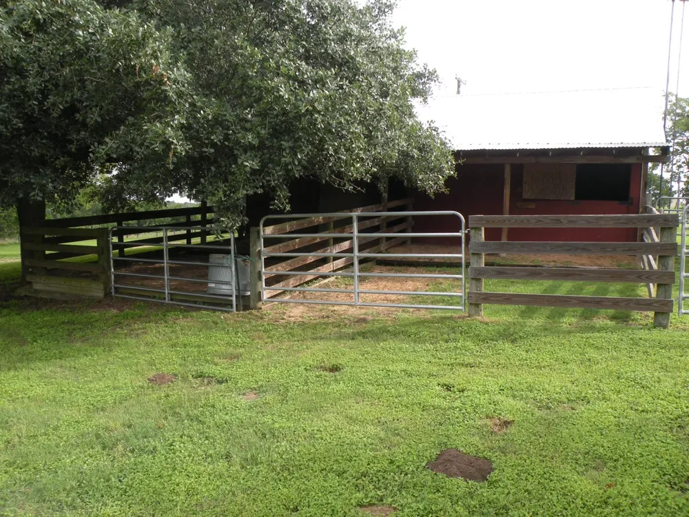 4077 Fm-949 Sealy, TX 77474