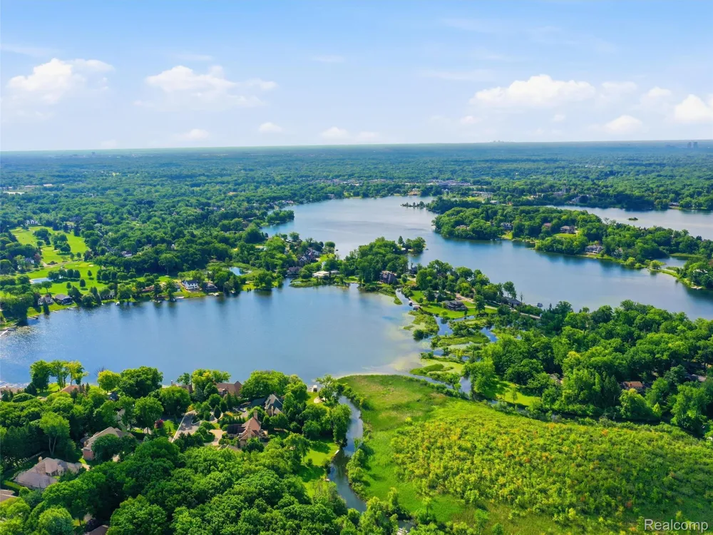 1920 Heron Ridge Drive Bloomfield Hills City, MI 48302