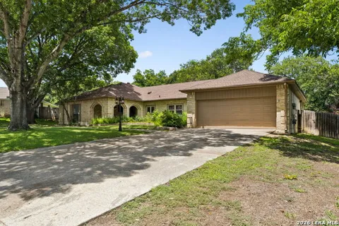 8706 Golden View