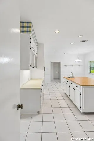 8706 Golden View Windcrest, TX 78239