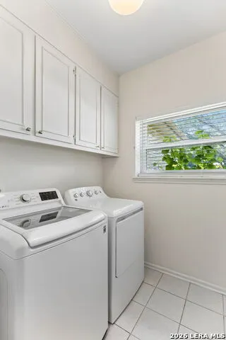 8706 Golden View Windcrest, TX 78239