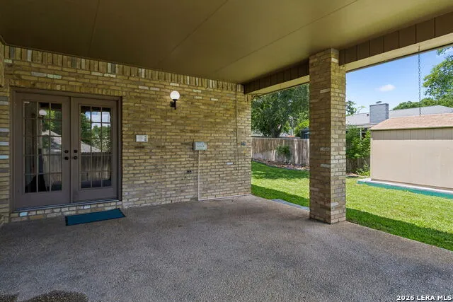 8706 Golden View Windcrest, TX 78239