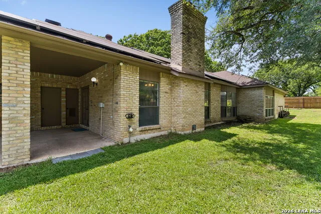 8706 Golden View Windcrest, TX 78239