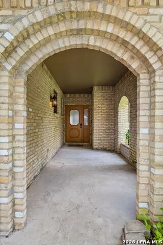 8706 Golden View Windcrest, TX 78239