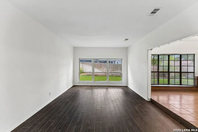 8706 Golden View Windcrest, TX 78239