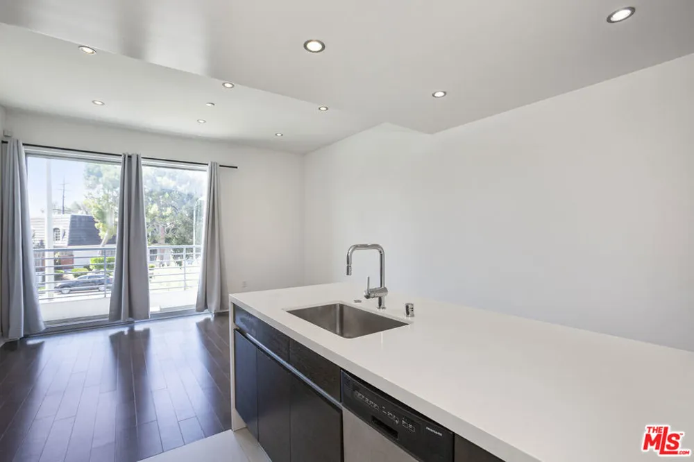7857 W Manchester Avenue #110 Playa del Rey, CA 90293