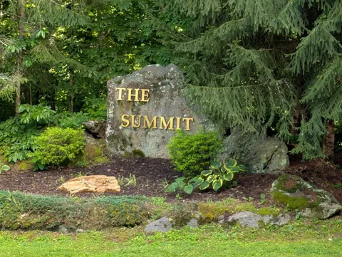 Summit Drive
