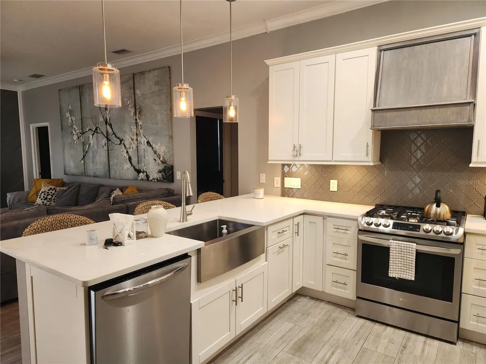 5274 FAR OAK CIRCLE Sarasota, FL 34238