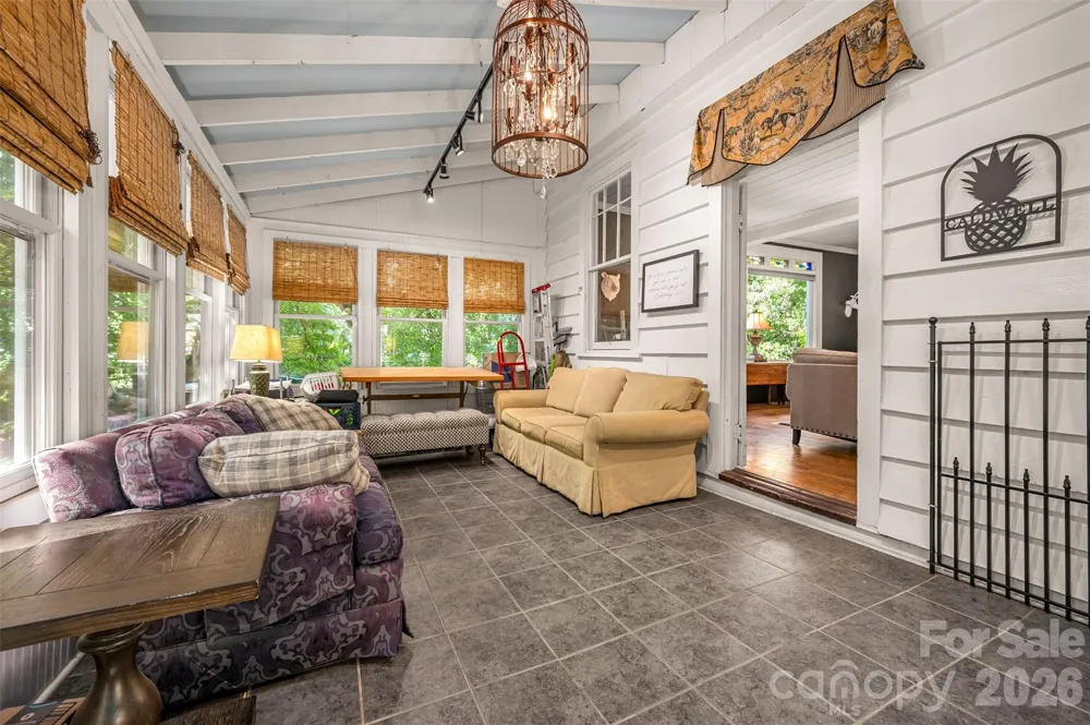 415 E Lakeshore Drive Landrum, SC 29356