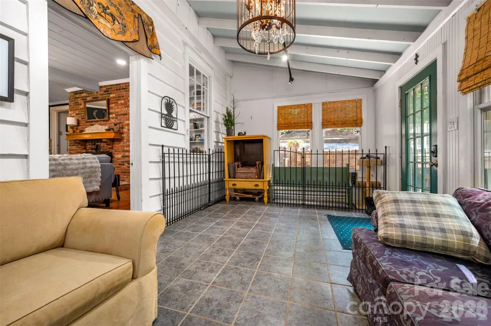 415 E Lakeshore Drive Landrum, SC 29356