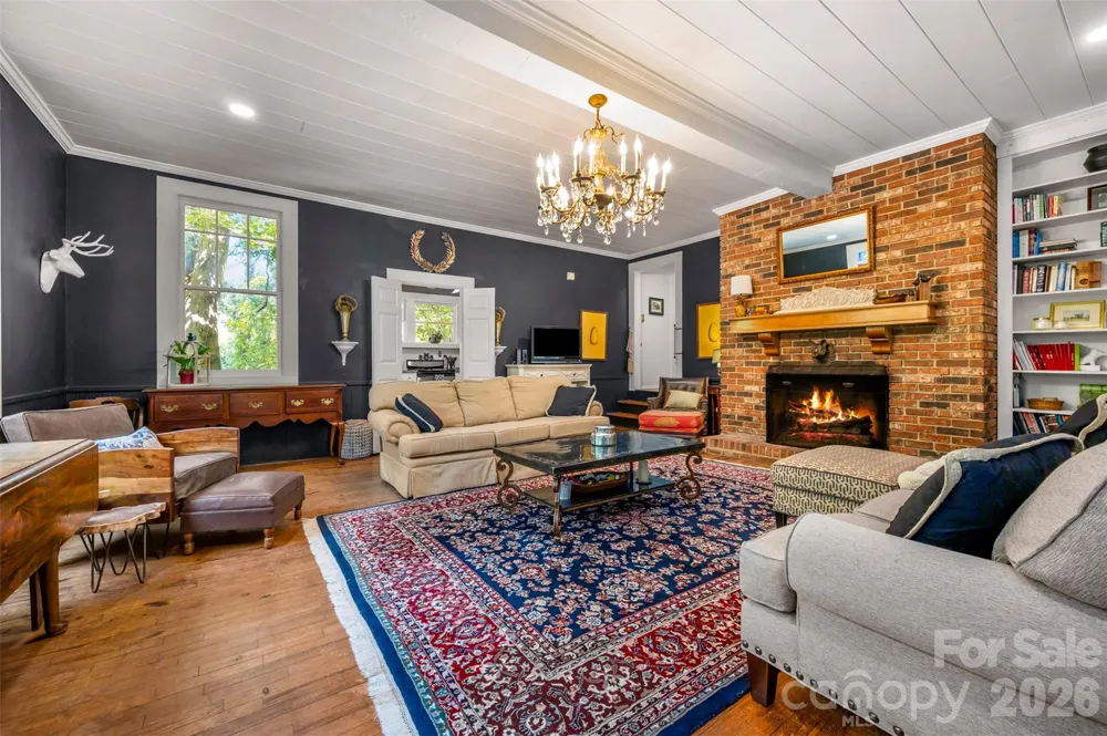 415 E Lakeshore Drive Landrum, SC 29356