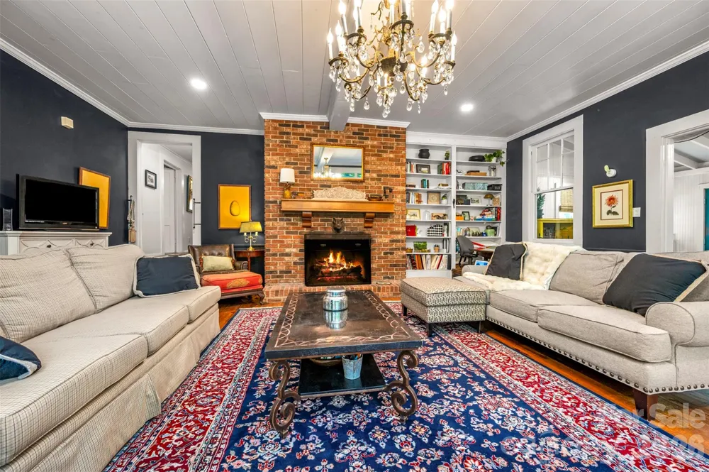 415 E Lakeshore Drive Landrum, SC 29356
