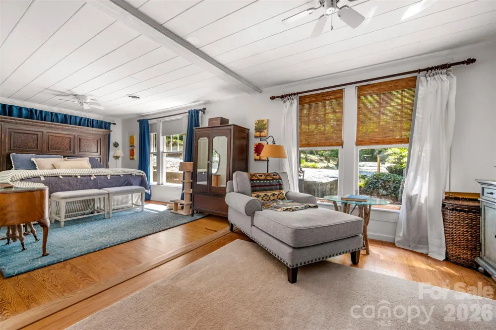 415 E Lakeshore Drive Landrum, SC 29356