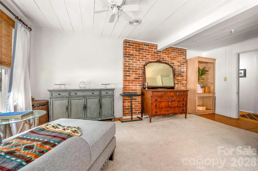 415 E Lakeshore Drive Landrum, SC 29356